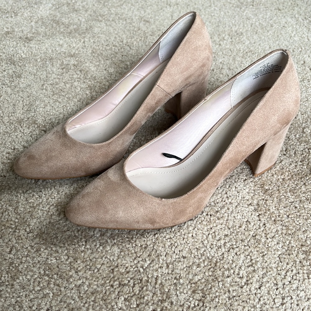 H&M Tan Suede block kitten heel